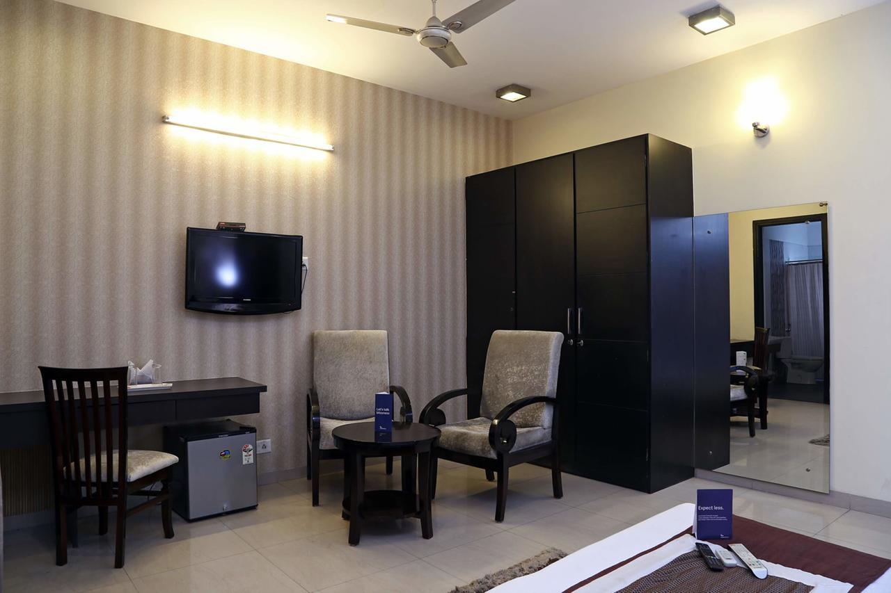 Fabhotel Signature Cyber Park デリー エクステリア 写真