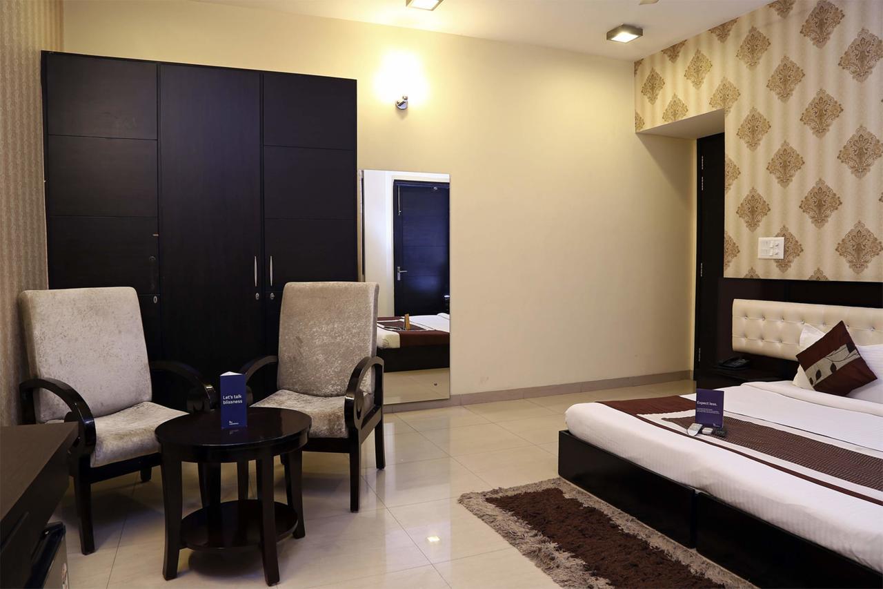 Fabhotel Signature Cyber Park デリー エクステリア 写真