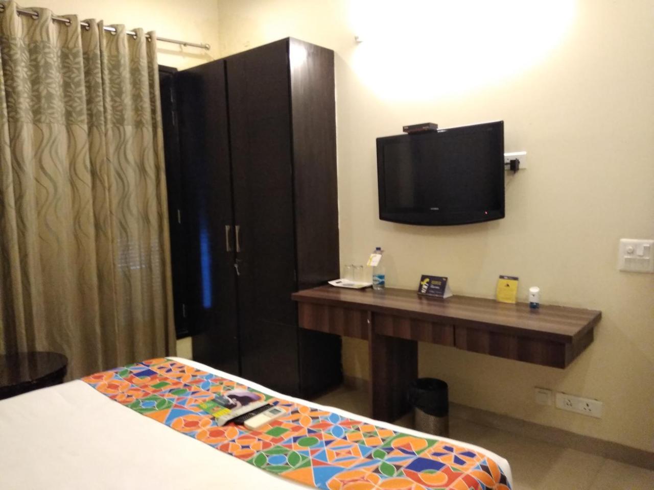 Fabhotel Signature Cyber Park デリー 部屋 写真