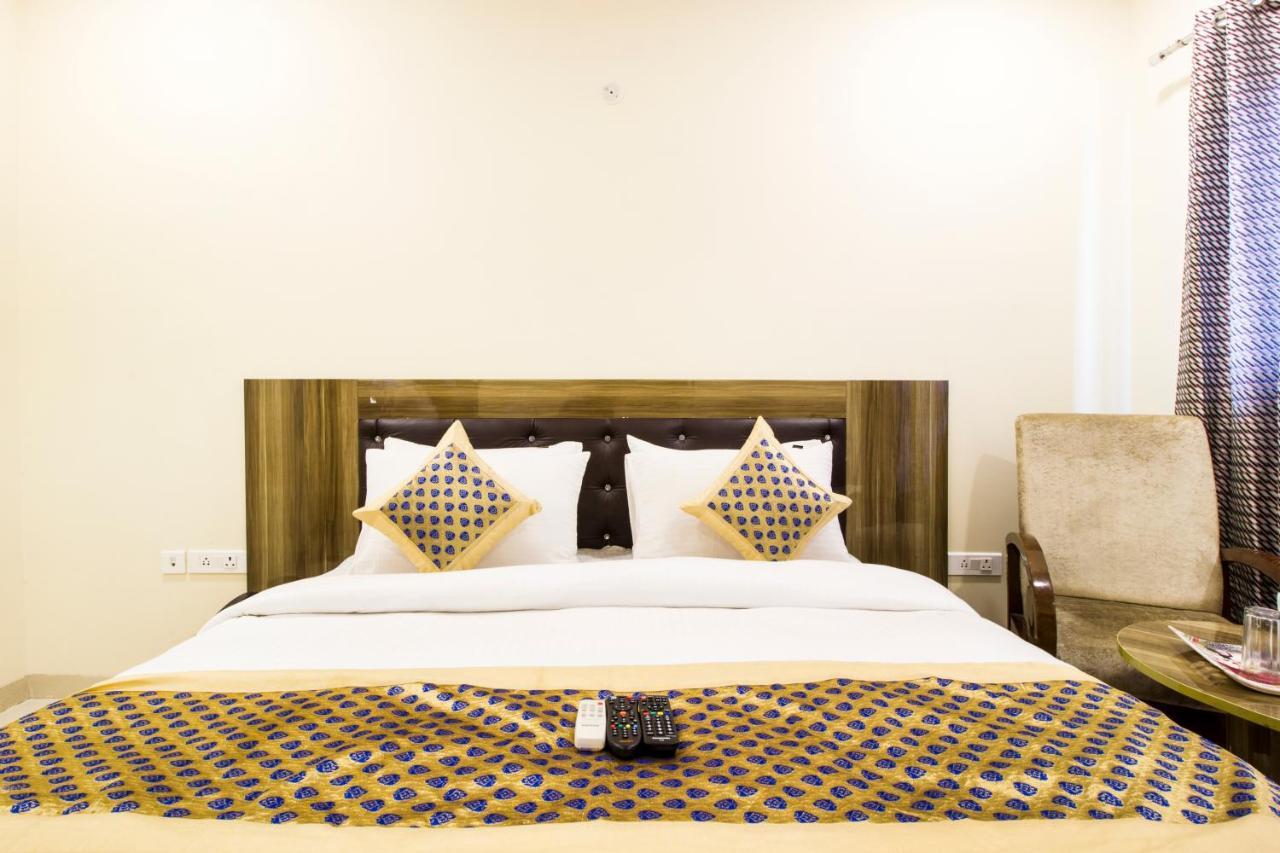 Fabhotel Signature Cyber Park デリー エクステリア 写真