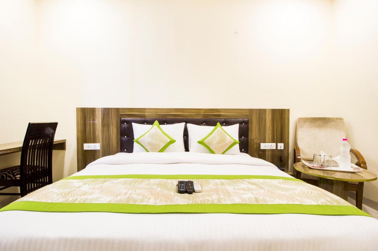 Fabhotel Signature Cyber Park デリー エクステリア 写真