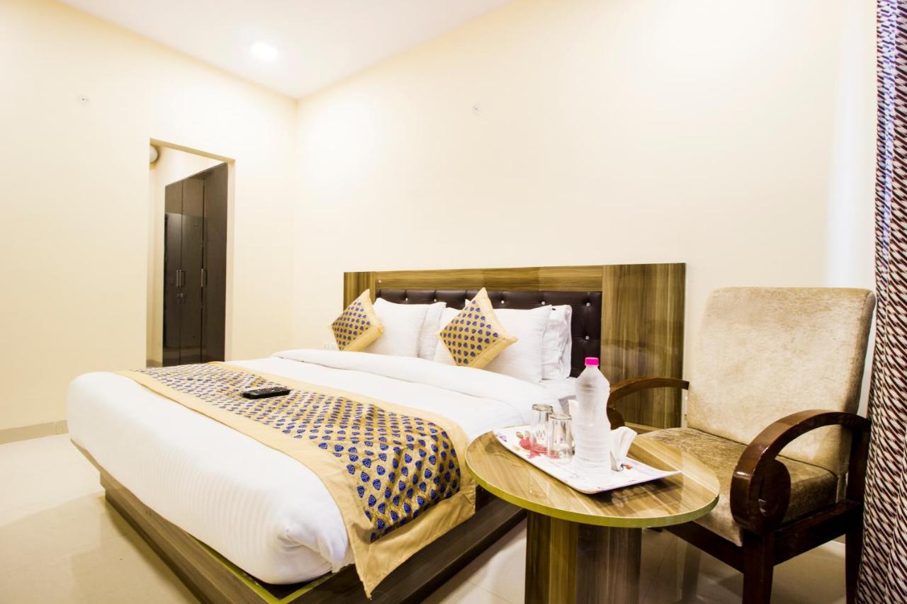 Fabhotel Signature Cyber Park デリー エクステリア 写真