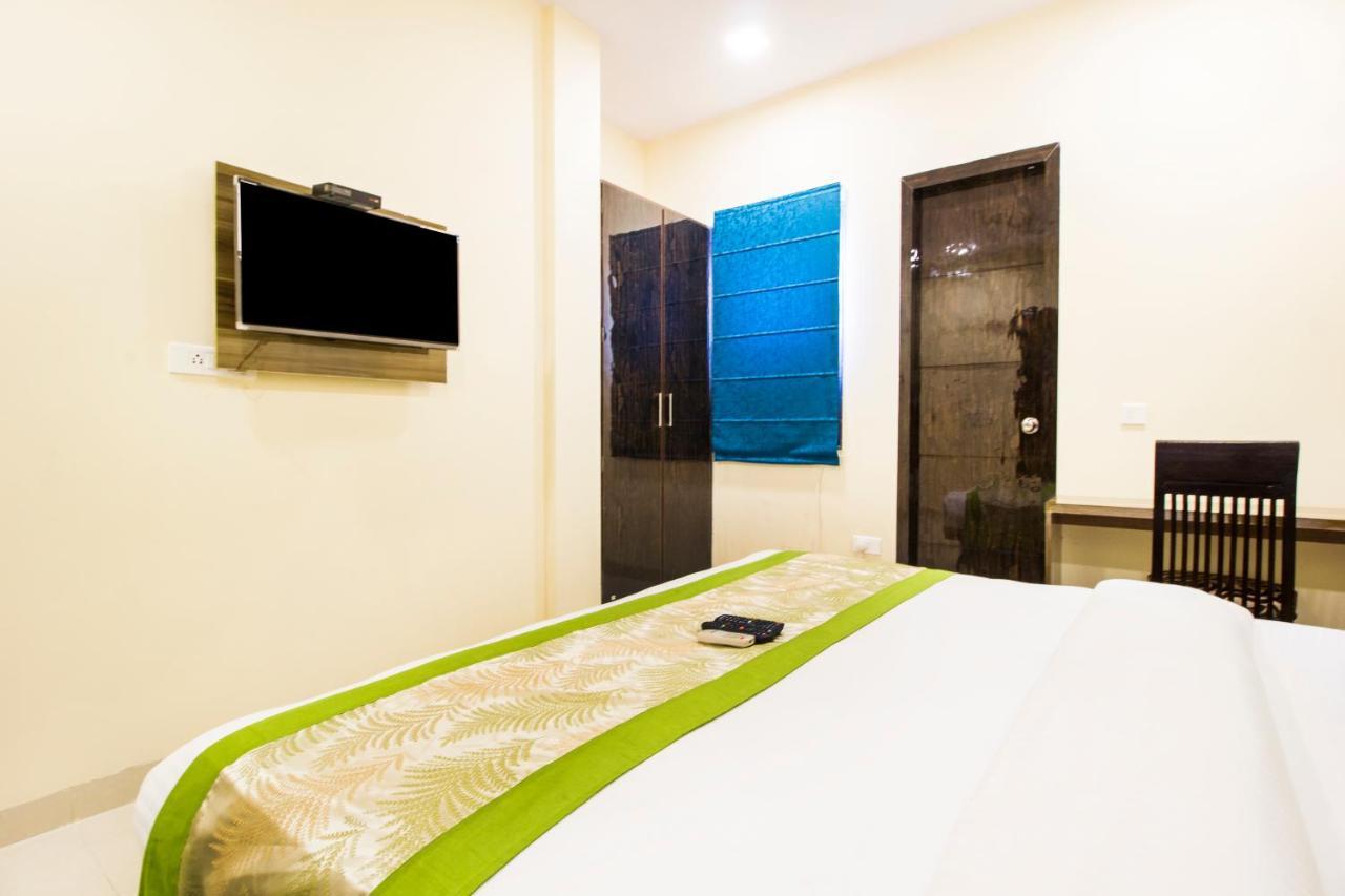 Fabhotel Signature Cyber Park デリー エクステリア 写真