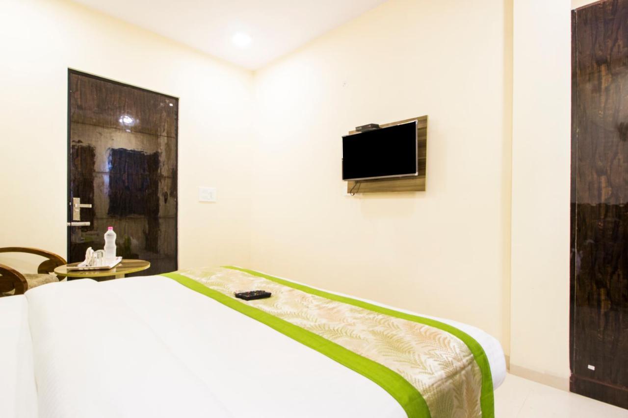 Fabhotel Signature Cyber Park デリー エクステリア 写真