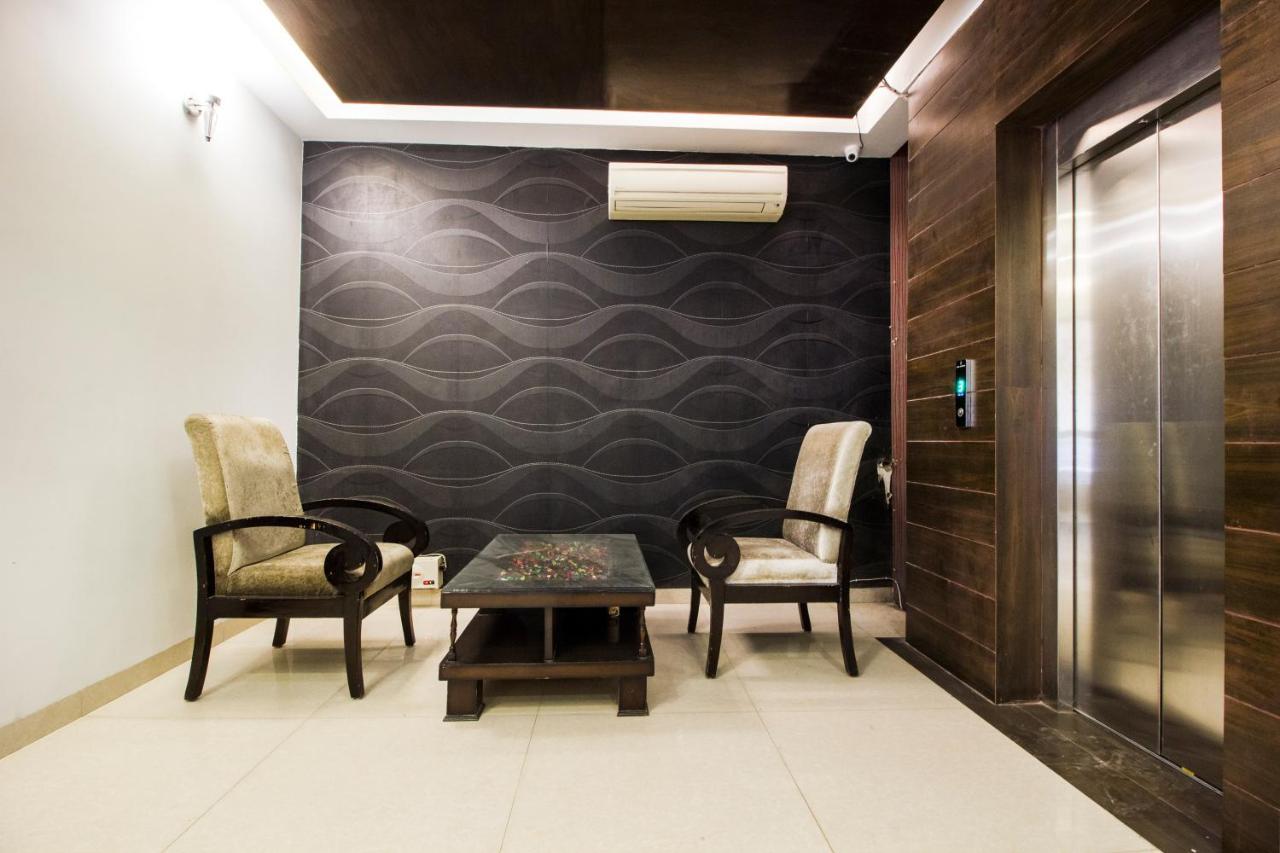 Fabhotel Signature Cyber Park デリー エクステリア 写真