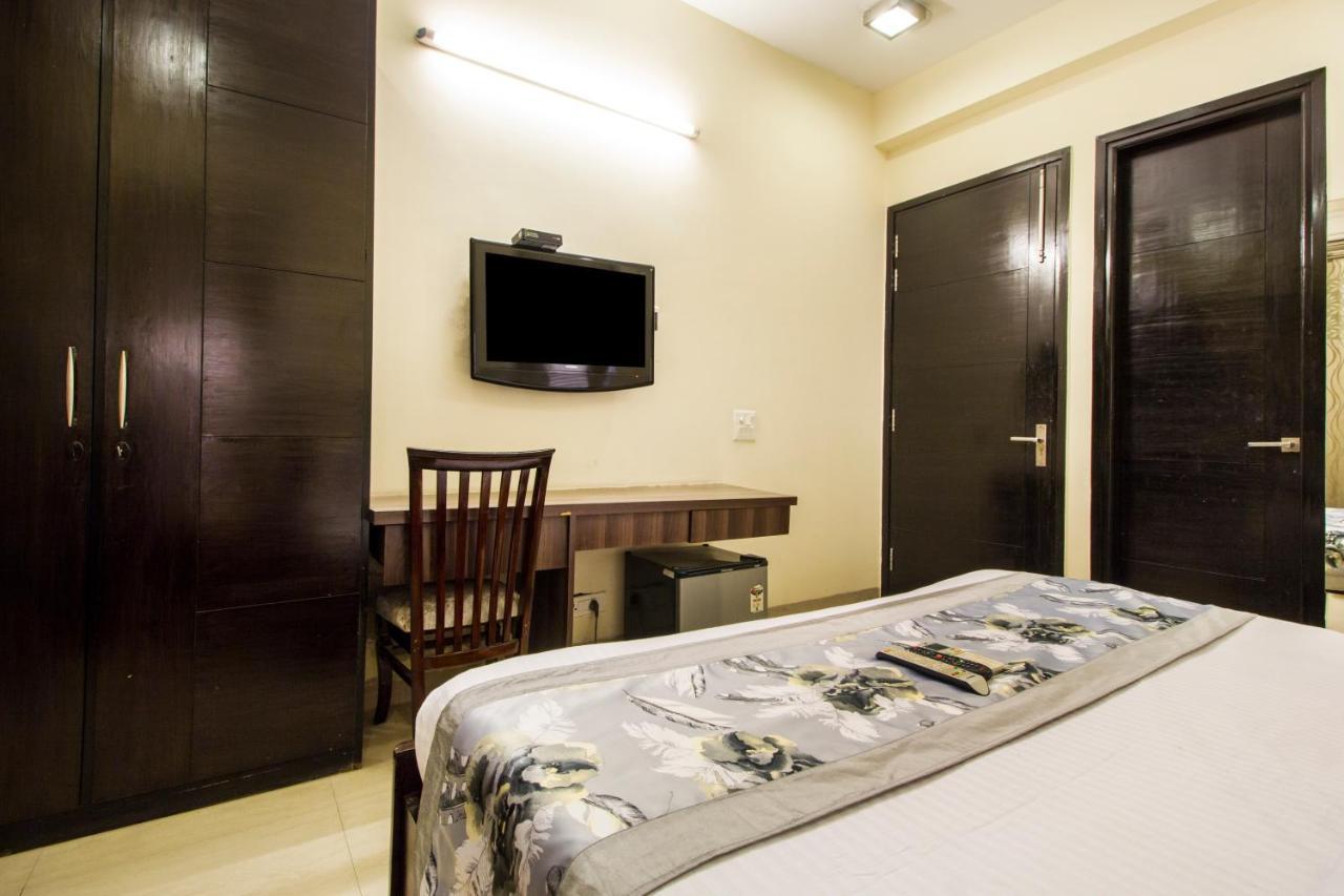 Fabhotel Signature Cyber Park デリー エクステリア 写真